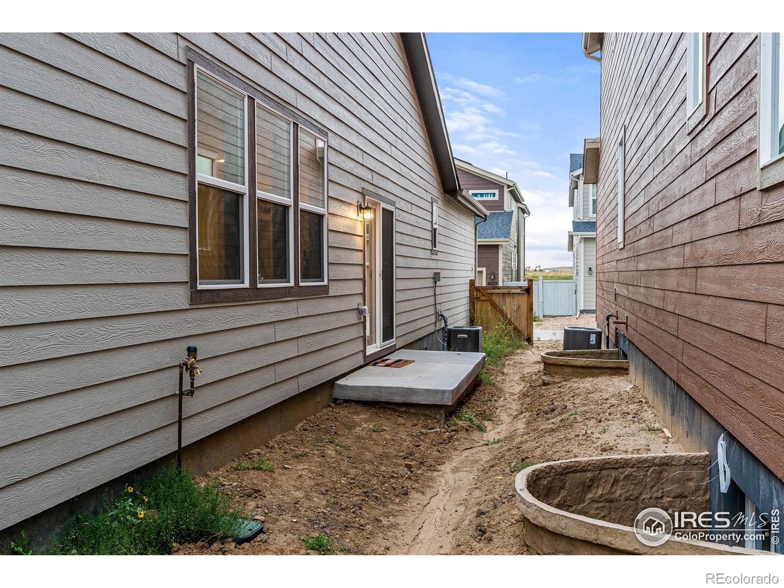 MLS Image #18 for 6622 n ceylon street,denver, Colorado