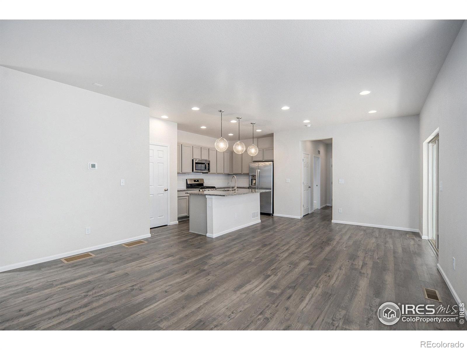 MLS Image #2 for 6622 n ceylon street,denver, Colorado