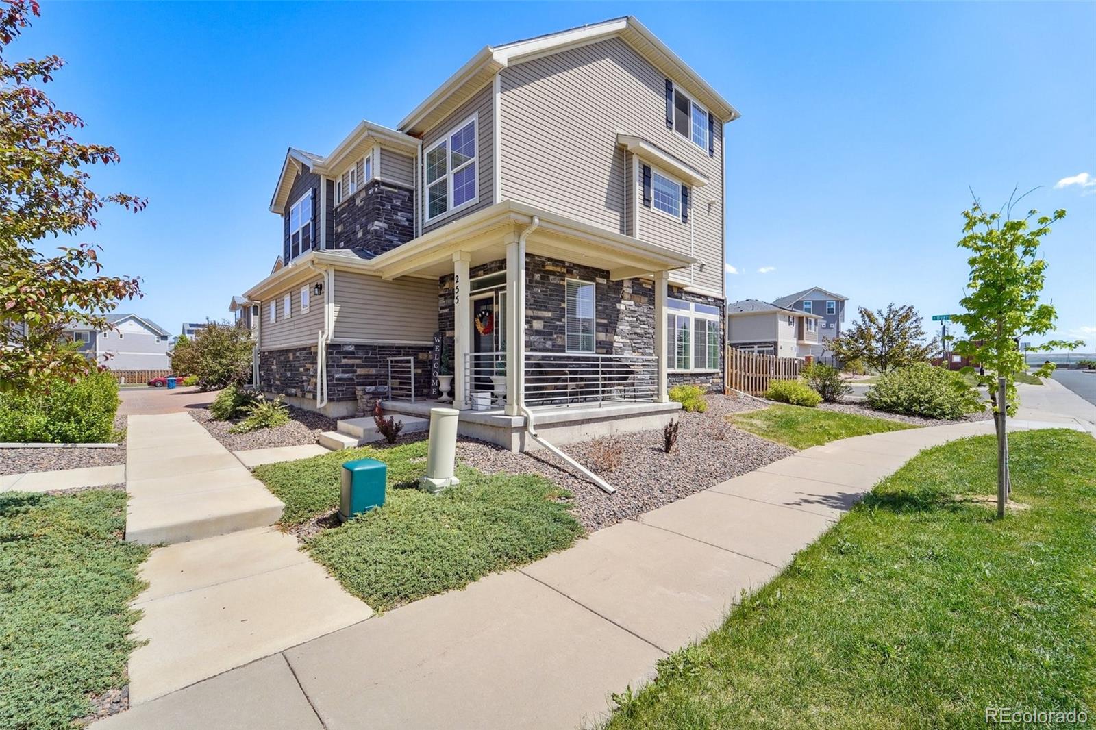 MLS Image #2 for 255 s oak hill street,aurora, Colorado