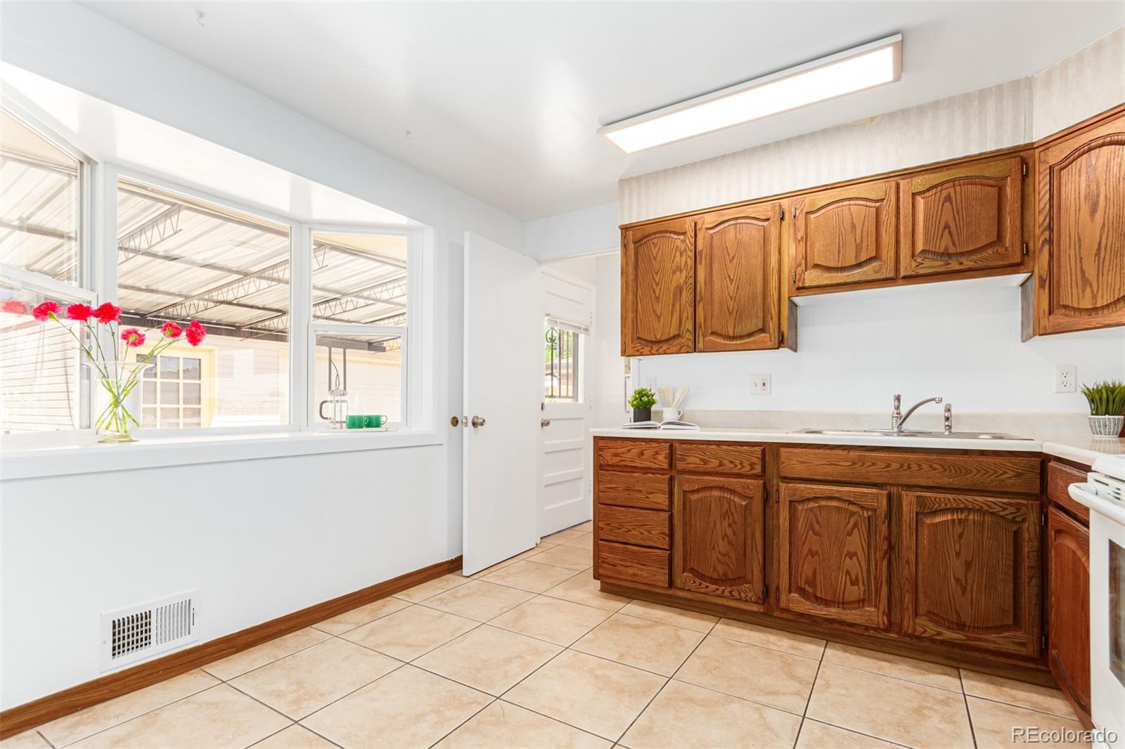 MLS Image #8 for 3501 w louisiana avenue,denver, Colorado