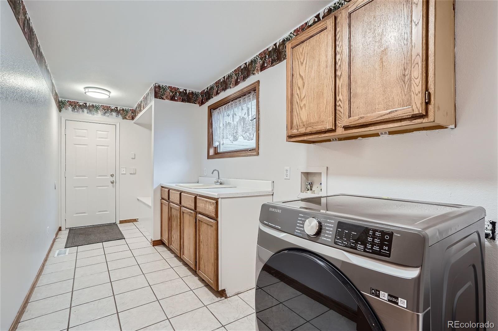 MLS Image #31 for 987 s emporia street,denver, Colorado