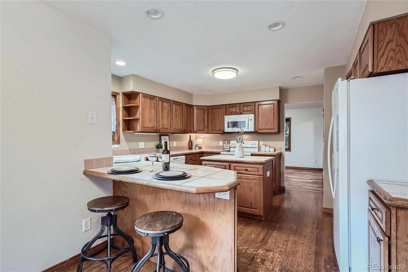 MLS Image #9 for 987 s emporia street,denver, Colorado