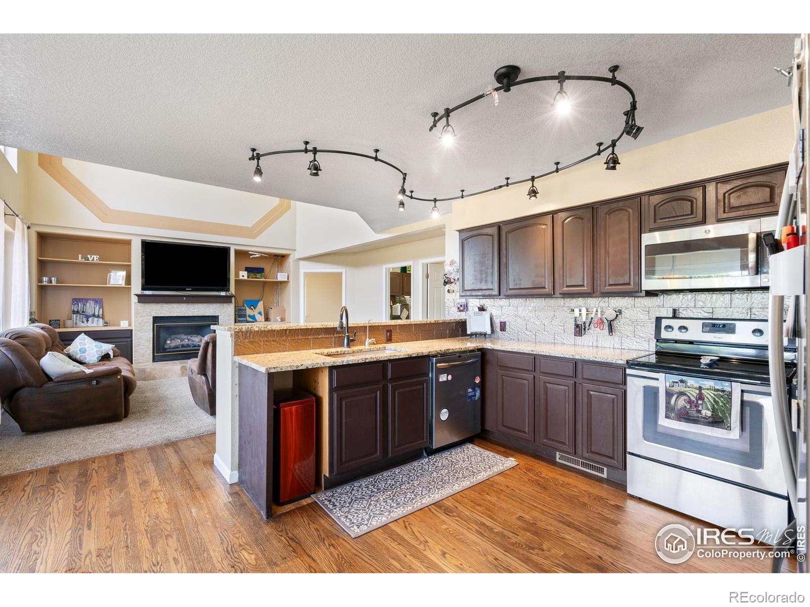 MLS Image #10 for 201  sherwood court,longmont, Colorado