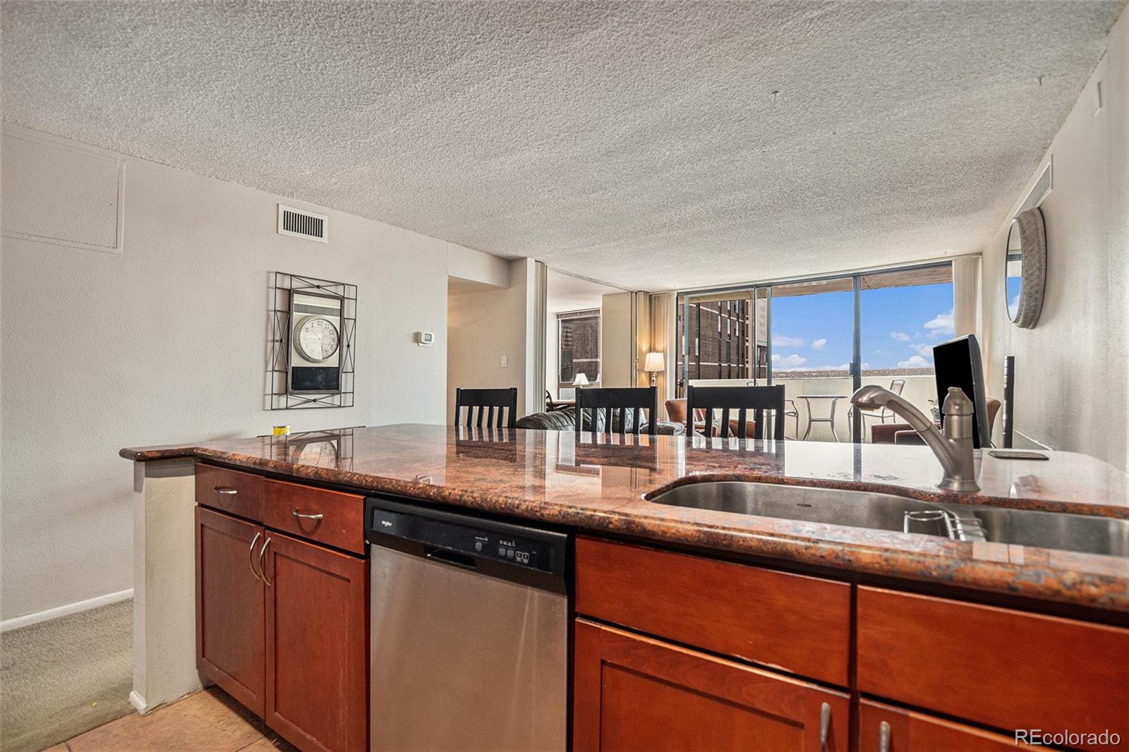 MLS Image #5 for 1020  15th street 18n,denver, Colorado