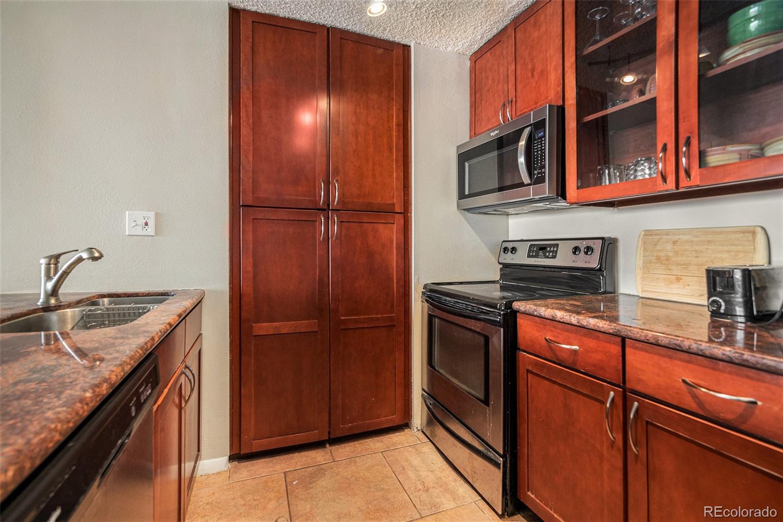 MLS Image #6 for 1020  15th street 18n,denver, Colorado