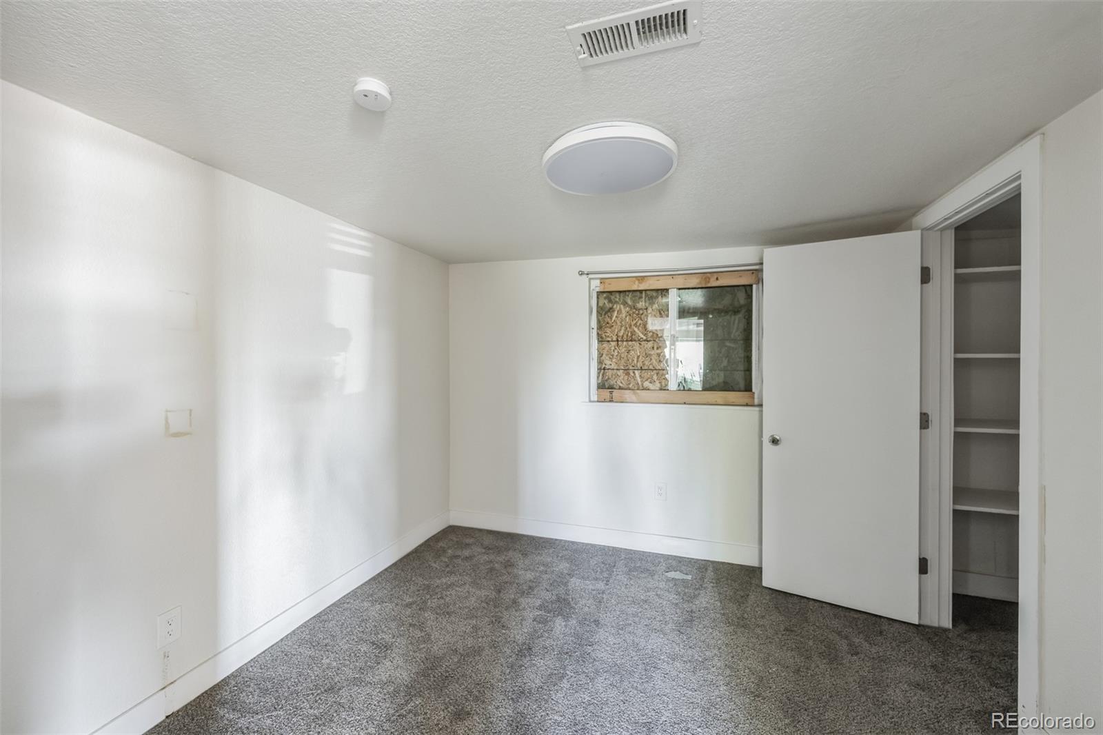 MLS Image #20 for 2995 s zuni street,denver, Colorado