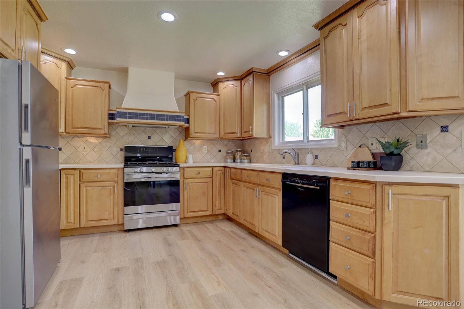 MLS Image #9 for 536 e otero court,littleton, Colorado