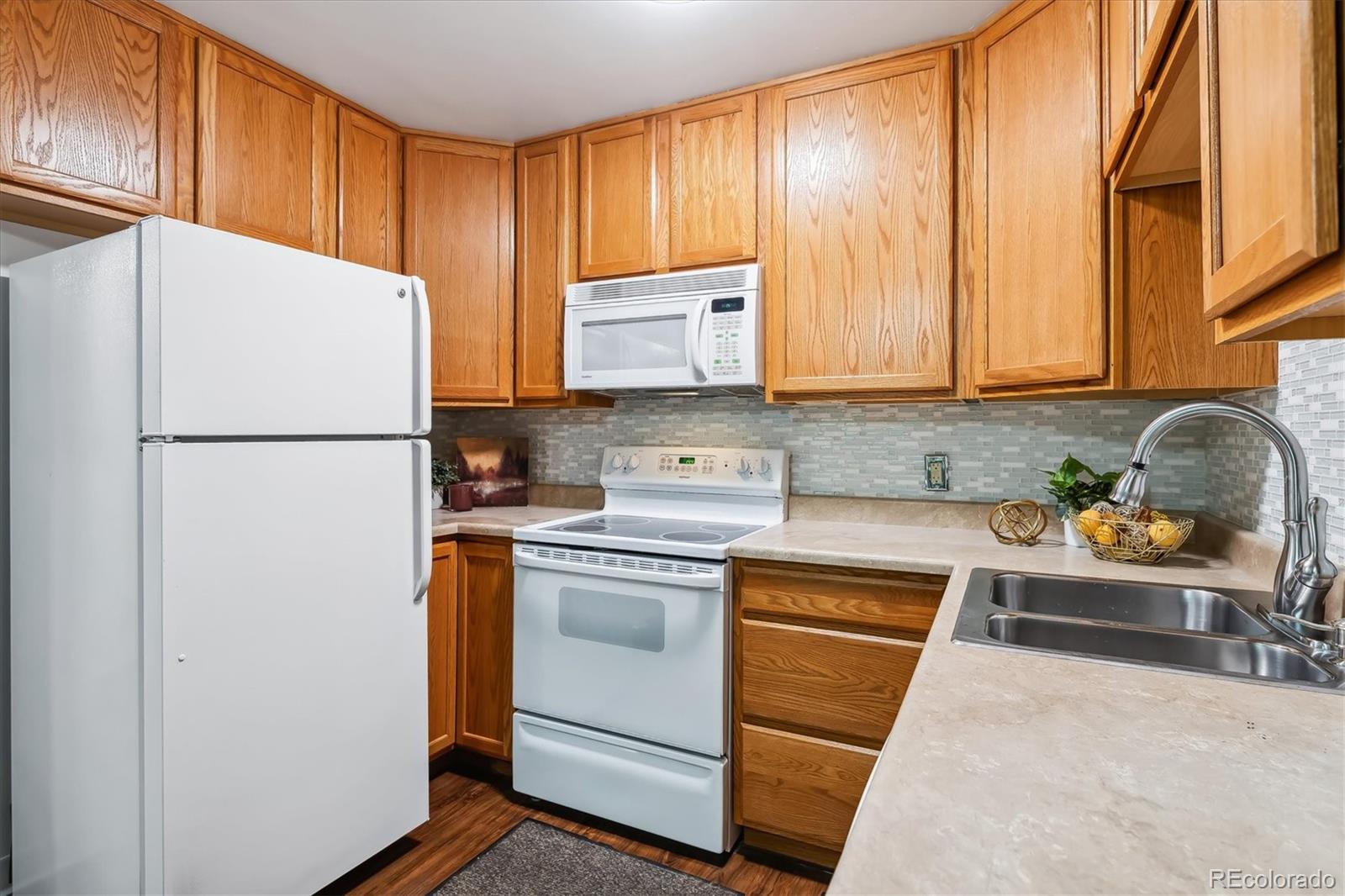 MLS Image #9 for 9385 e center avenue,denver, Colorado