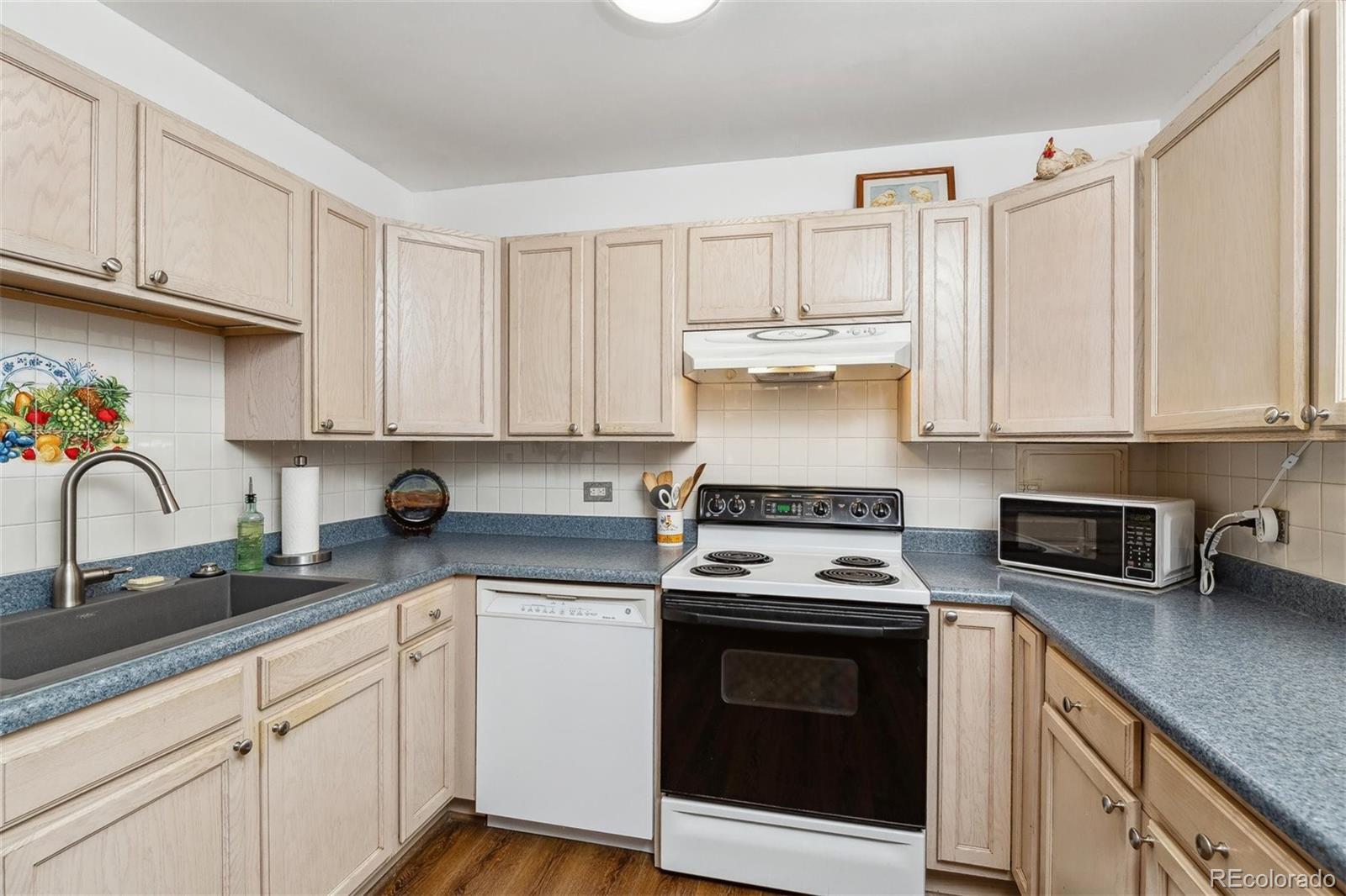 MLS Image #4 for 610 s alton way 2c,denver, Colorado