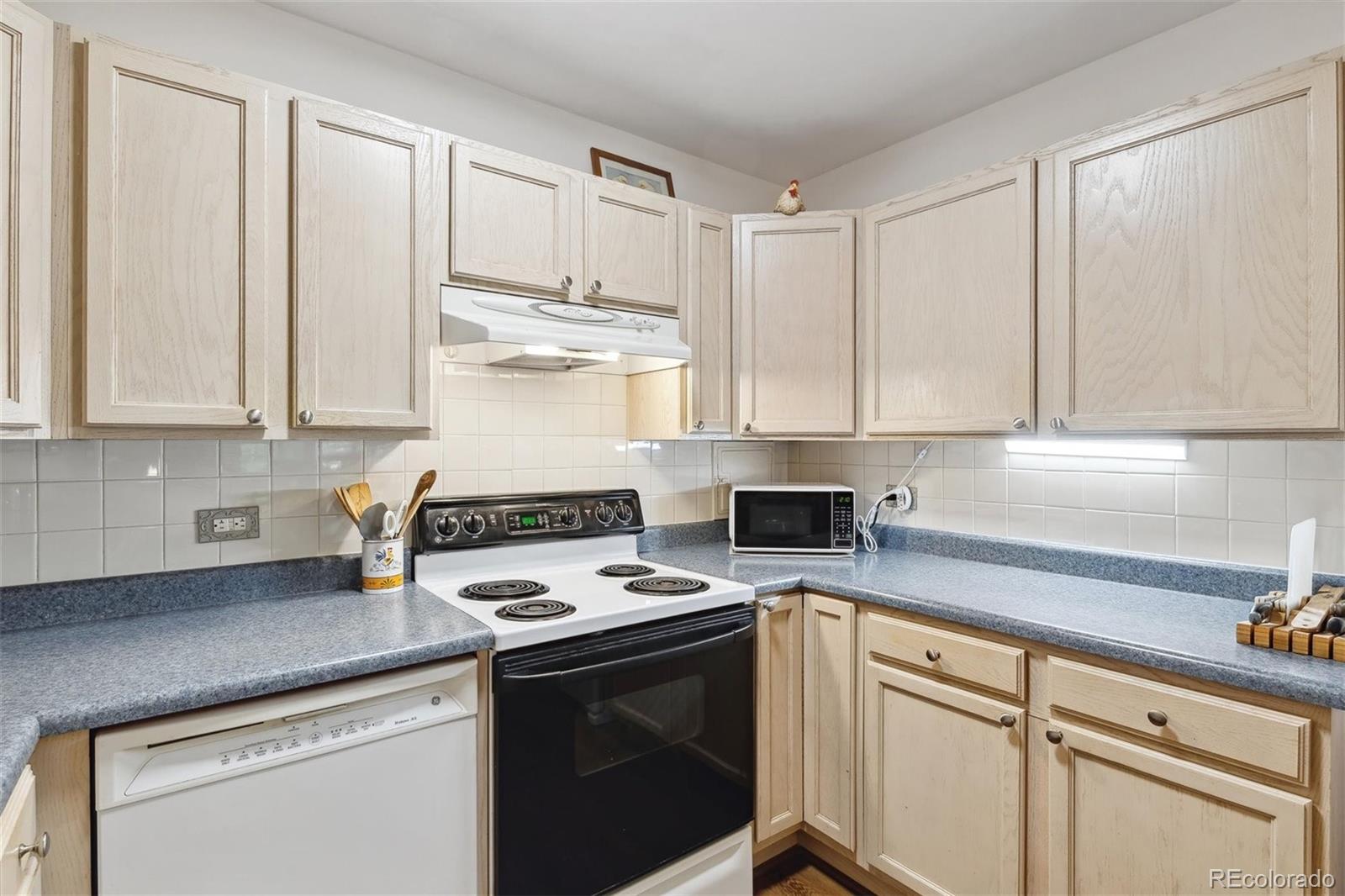 MLS Image #5 for 610 s alton way 2c,denver, Colorado