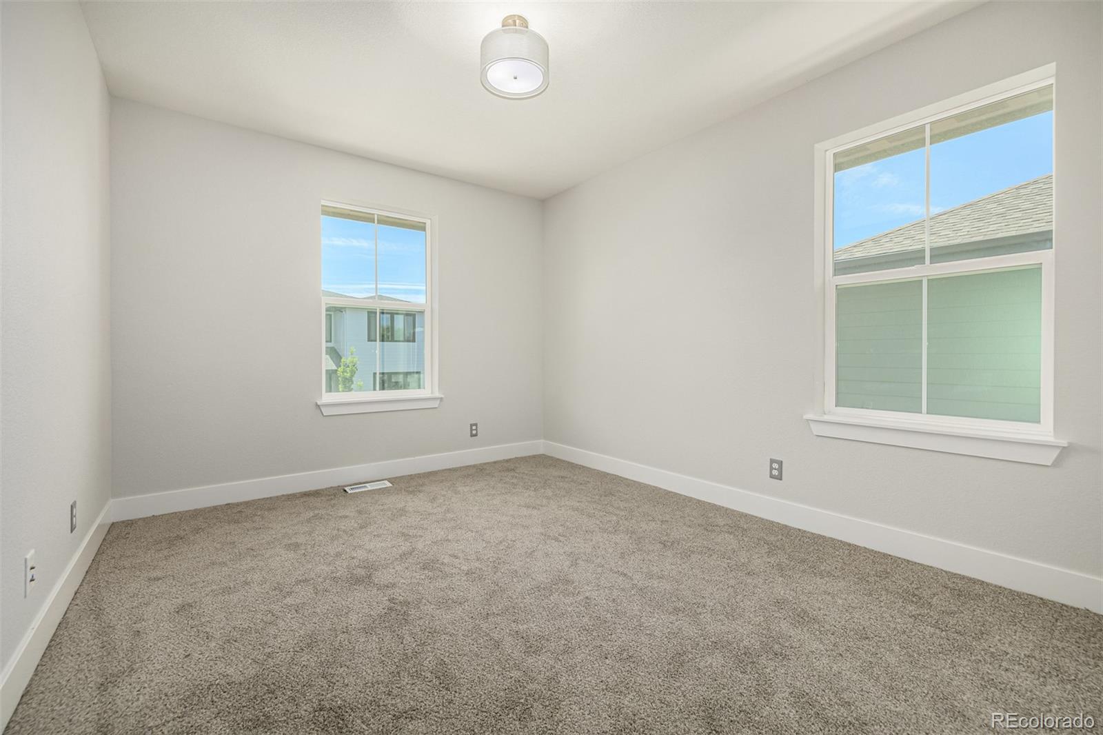 MLS Image #39 for 8076 e 53rd drive,denver, Colorado