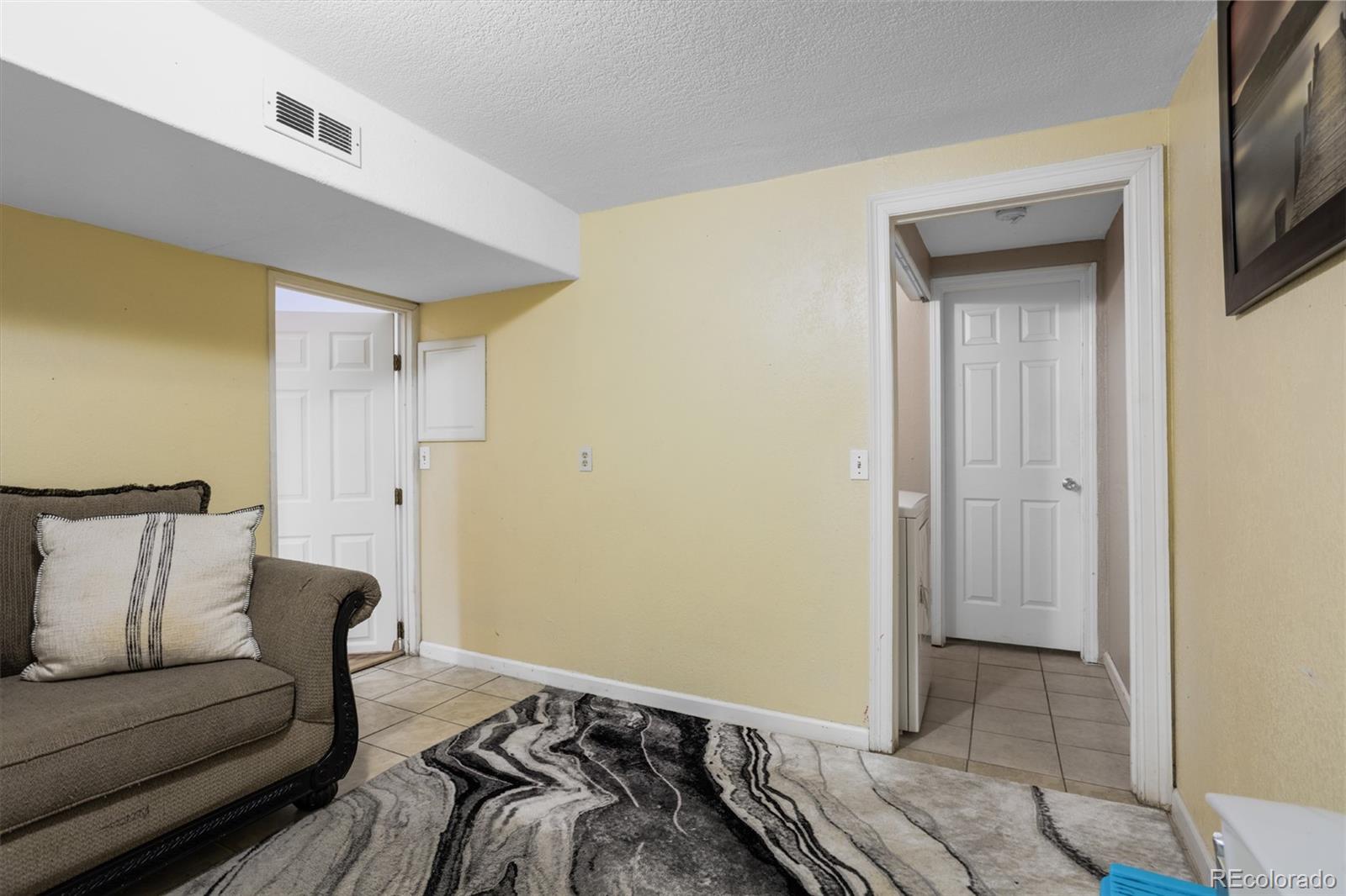 MLS Image #11 for 211 s newark circle,aurora, Colorado