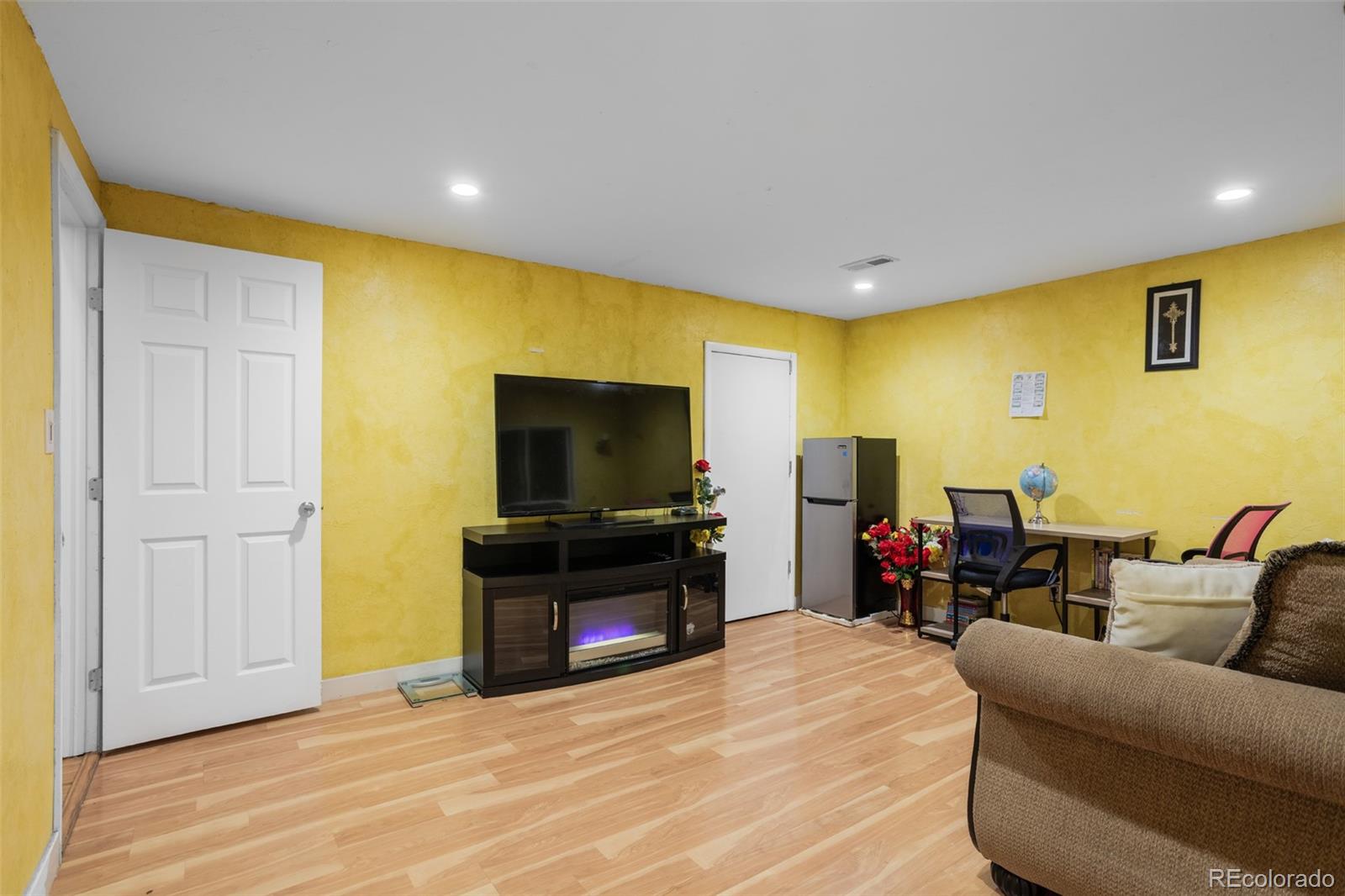 MLS Image #18 for 211 s newark circle,aurora, Colorado