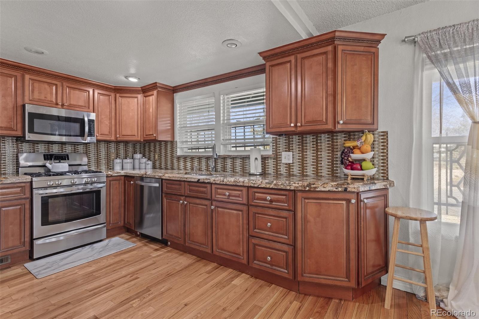 MLS Image #6 for 211 s newark circle,aurora, Colorado