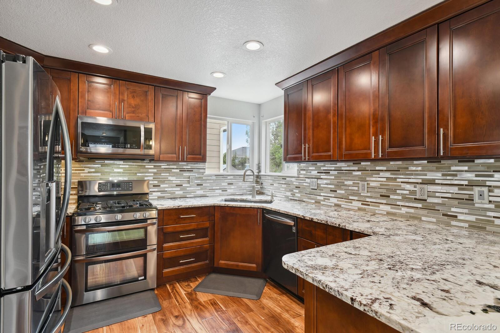 MLS Image #10 for 20983 e 40th place,denver, Colorado