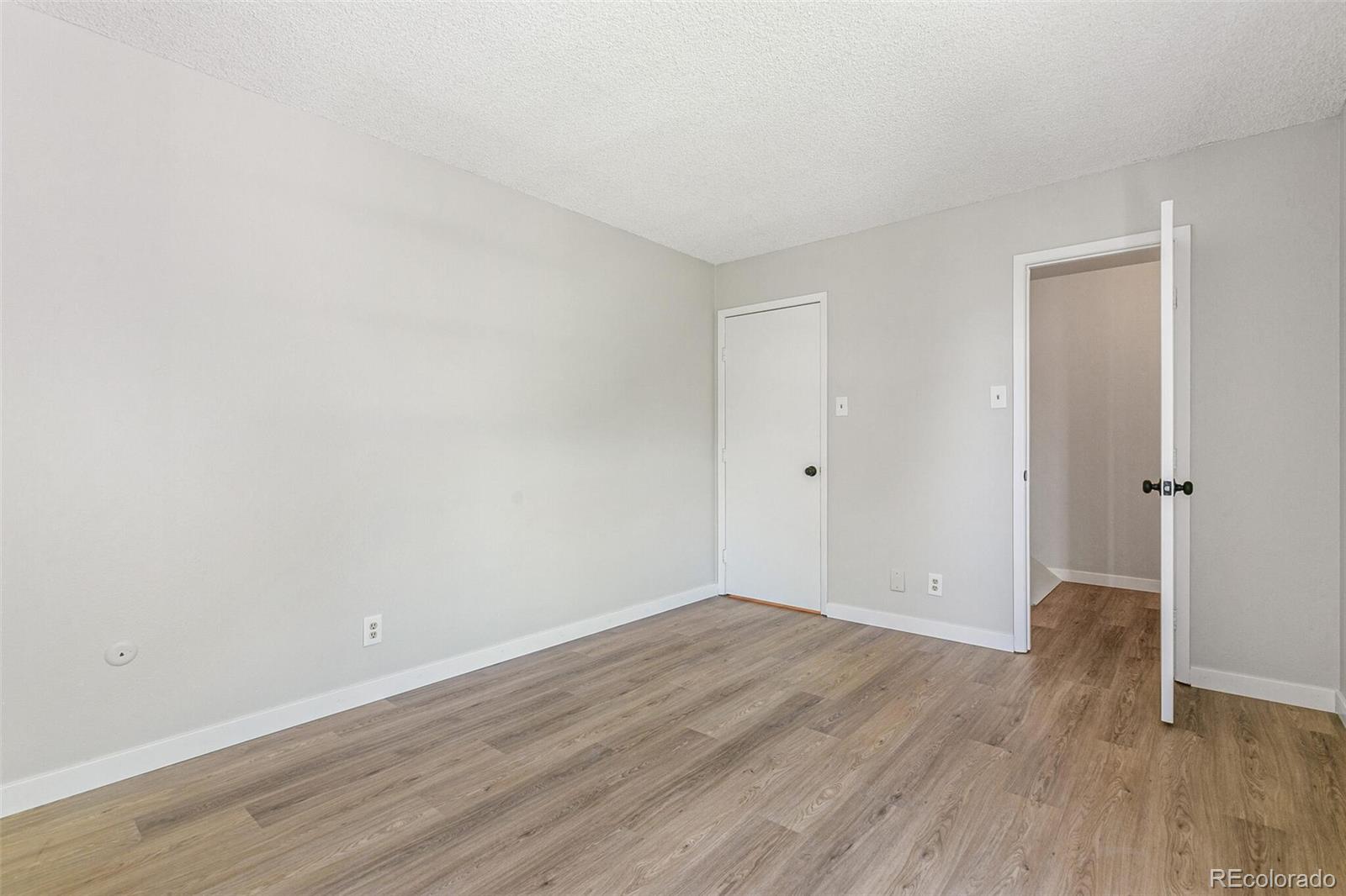 MLS Image #11 for 1250 s monaco street parkway,denver, Colorado