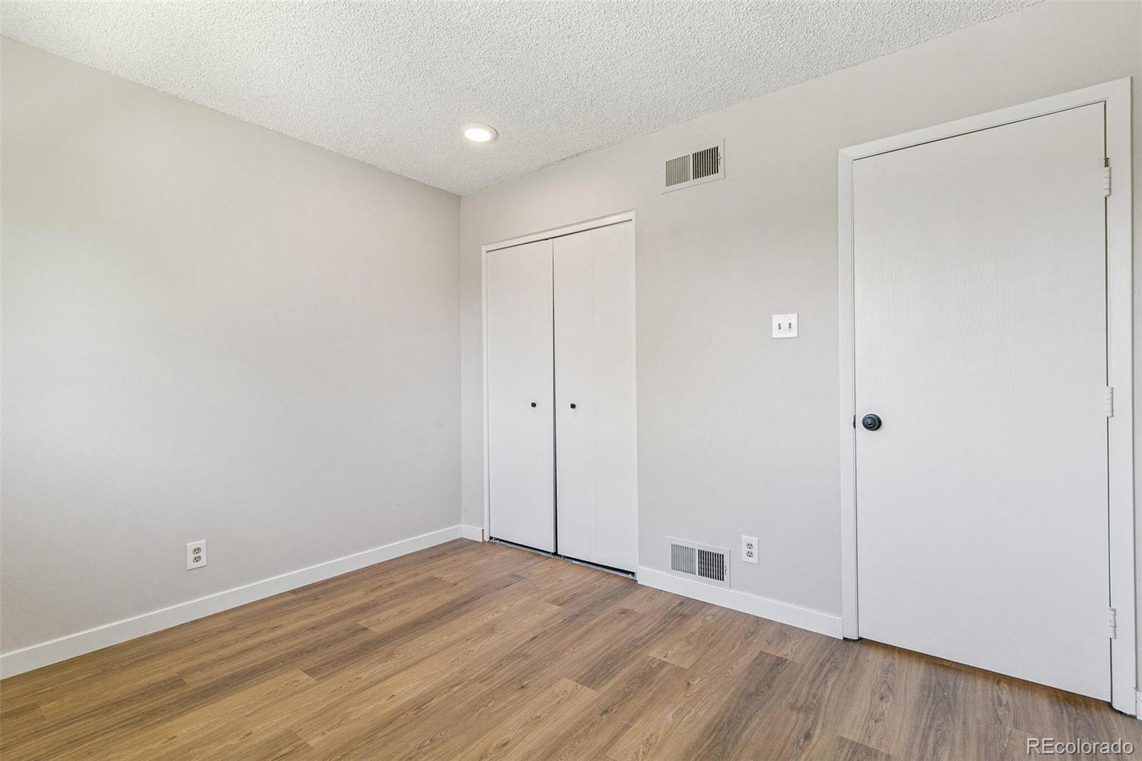 MLS Image #13 for 1250 s monaco street parkway,denver, Colorado