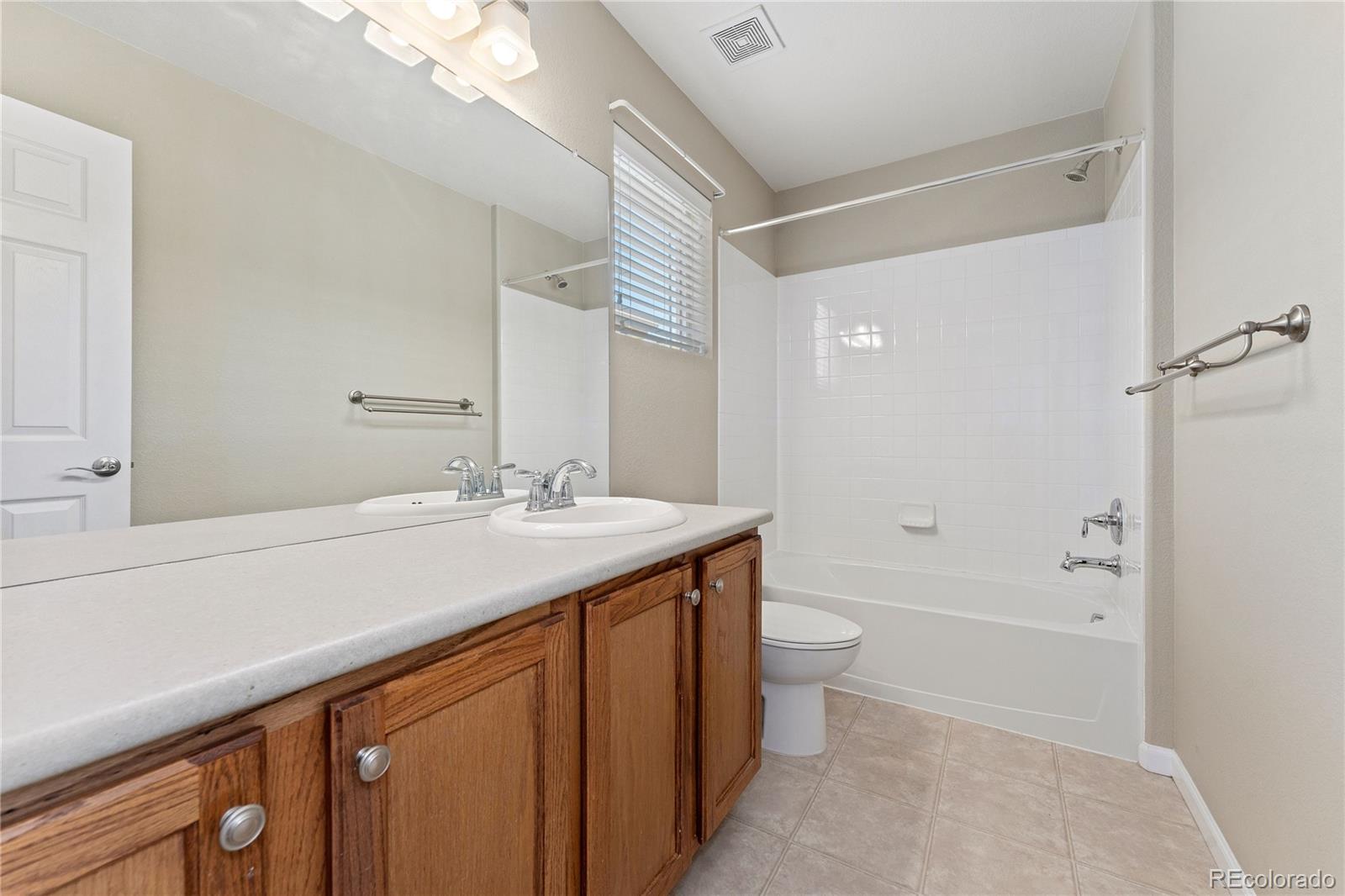 MLS Image #17 for 24107 e 3rd place,aurora, Colorado