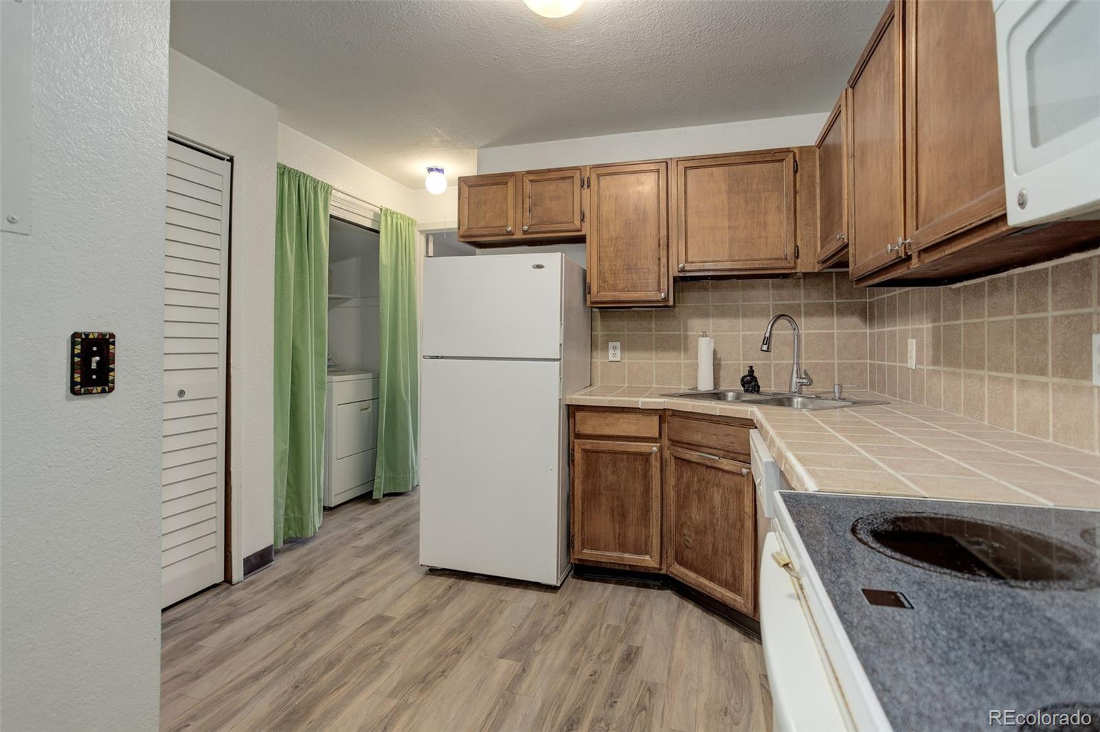 MLS Image #13 for 165 s sable boulevard,aurora, Colorado