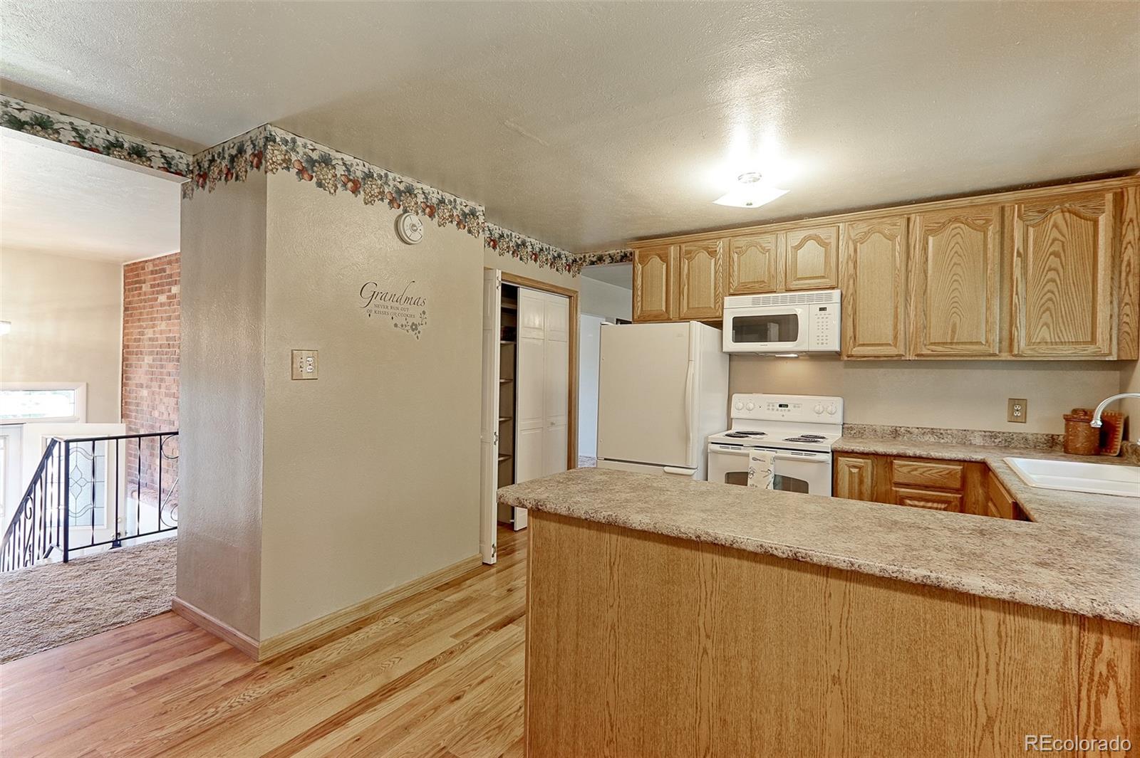 MLS Image #7 for 1530 s arbutus place,lakewood, Colorado