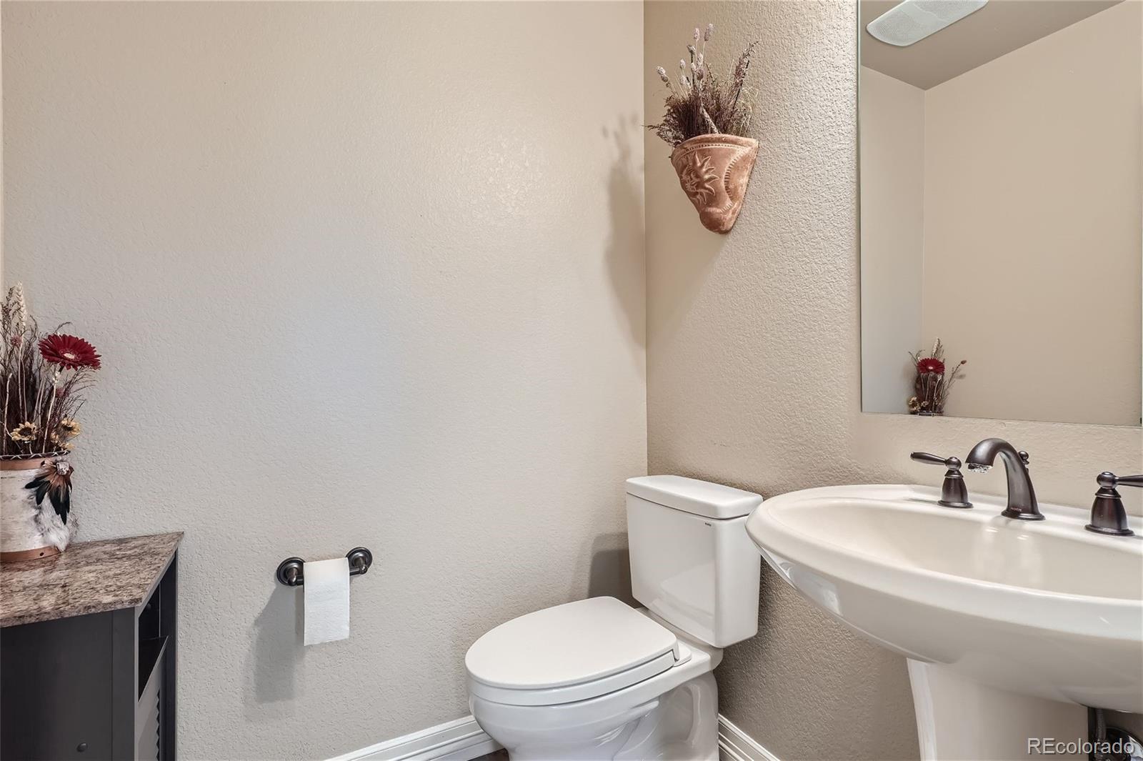 MLS Image #17 for 8173 e 50th drive,denver, Colorado