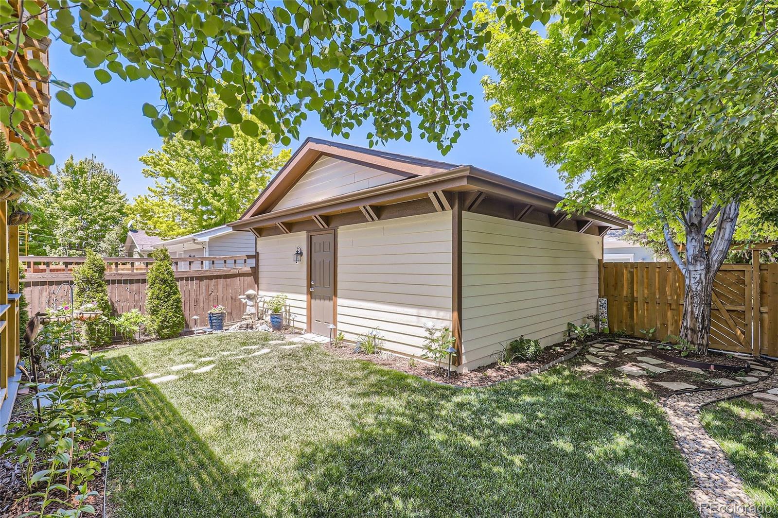 MLS Image #29 for 9621 e 26th avenue,denver, Colorado