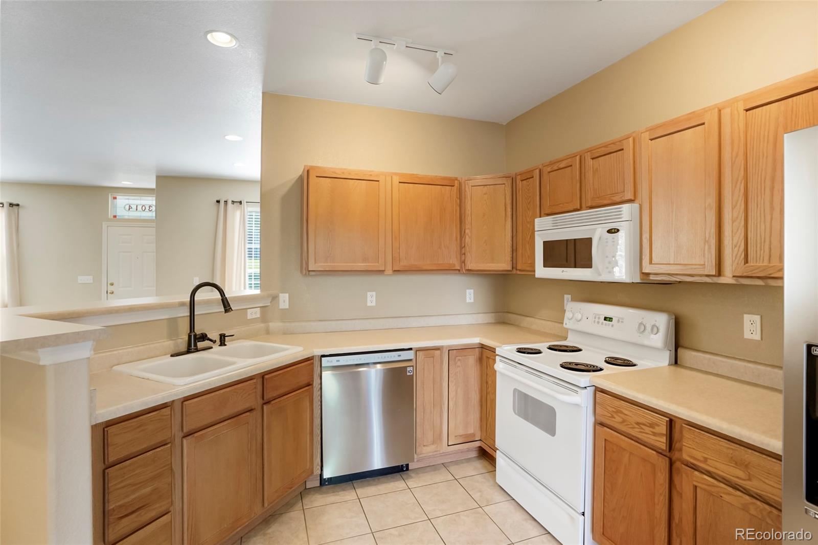 MLS Image #10 for 3014 s walden court,aurora, Colorado