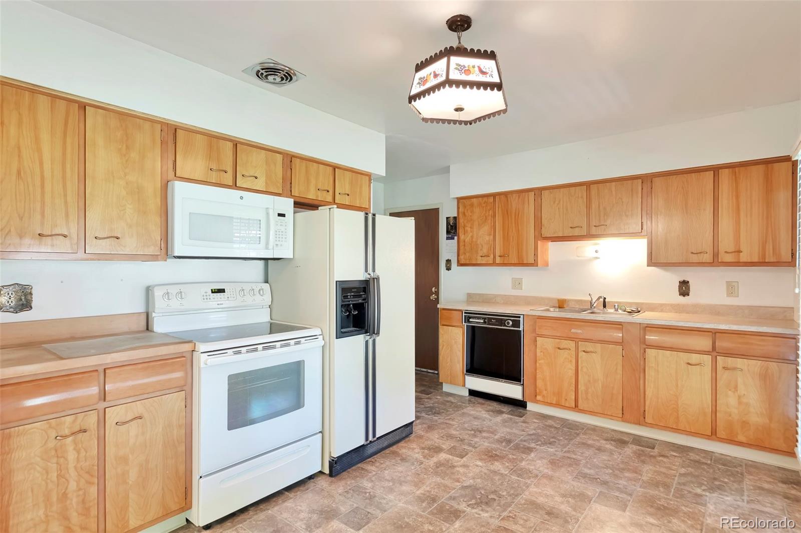 MLS Image #8 for 2651 s newport street,denver, Colorado