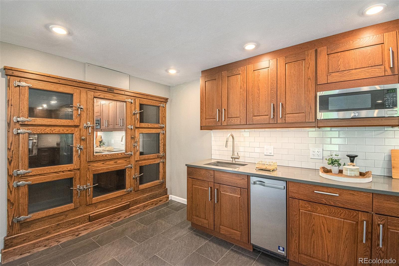 MLS Image #8 for 889 s cole drive,lakewood, Colorado