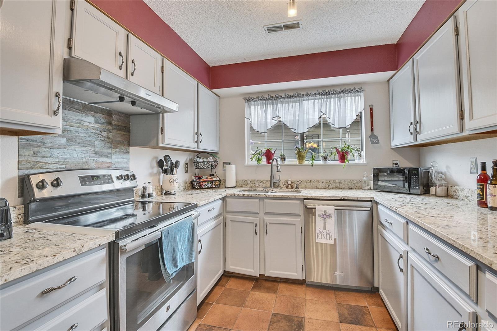 MLS Image #14 for 3407 s ammons street,lakewood, Colorado