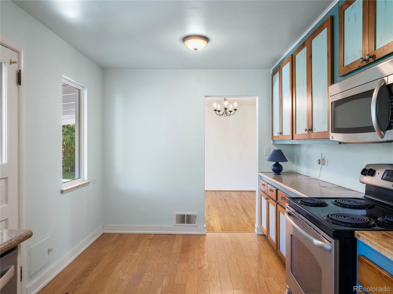 MLS Image #23 for 2570 s jackson street,denver, Colorado