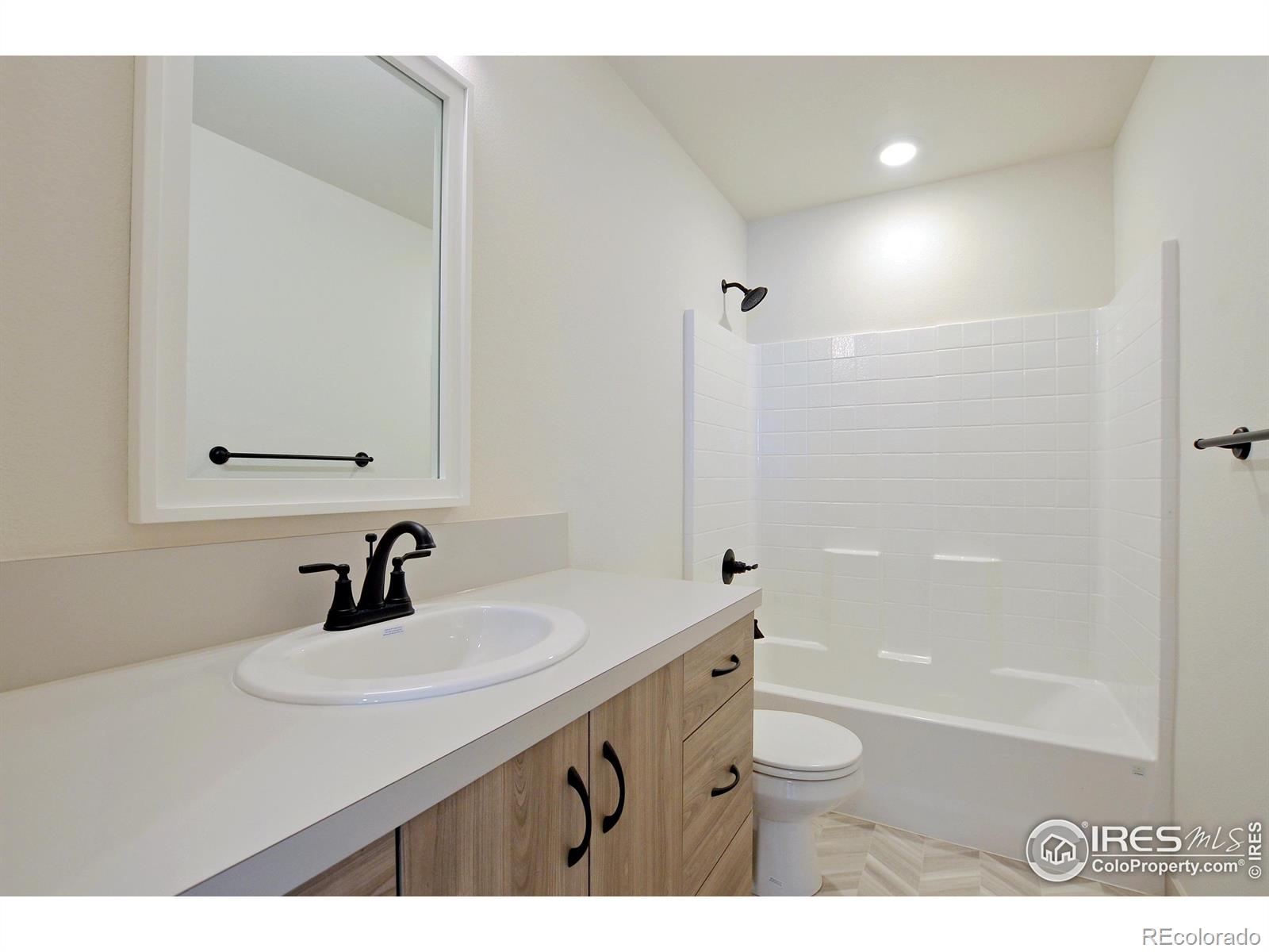 MLS Image #29 for 204 e 4th street,berthoud, Colorado