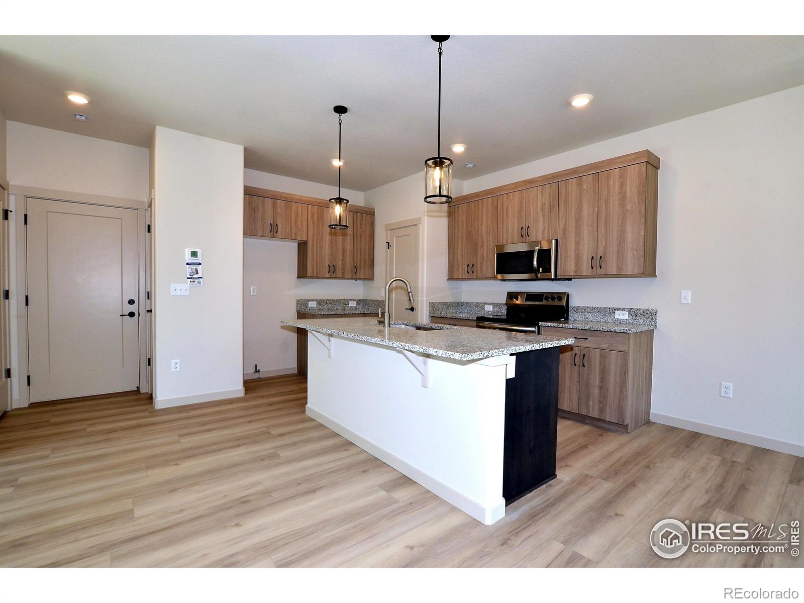 MLS Image #5 for 204 e 4th street,berthoud, Colorado