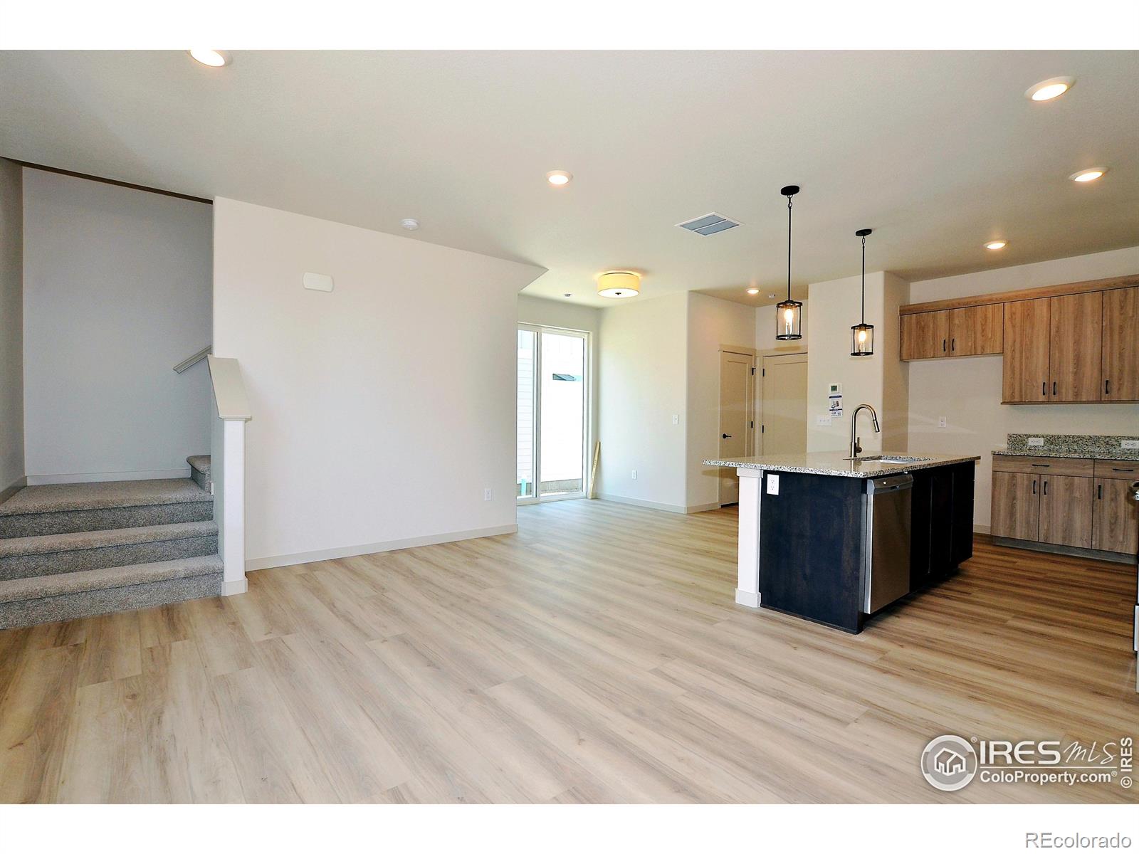 MLS Image #6 for 204 e 4th street,berthoud, Colorado