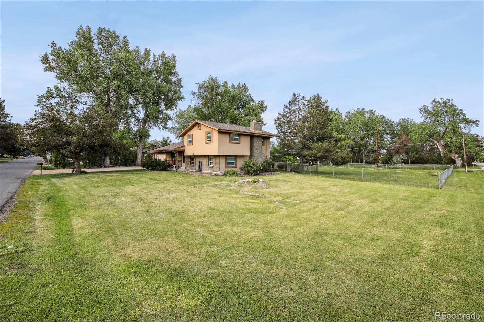 MLS Image #2 for 5200  gladiola street,arvada, Colorado