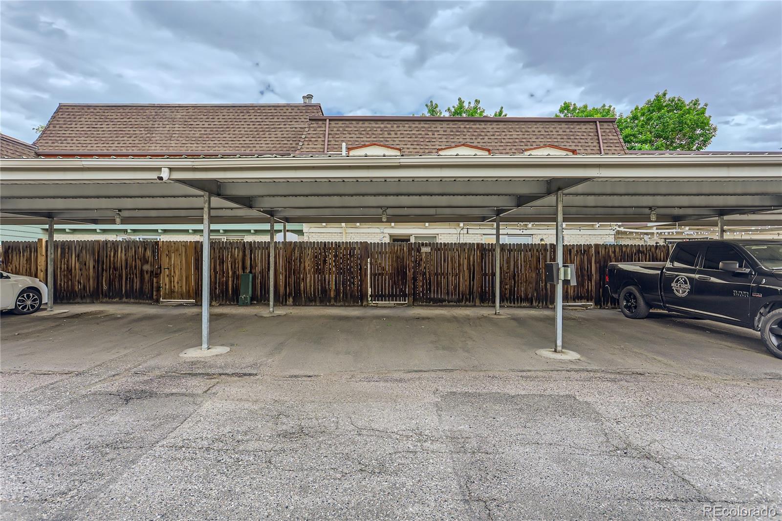 MLS Image #26 for 1125 s monaco parkway,denver, Colorado