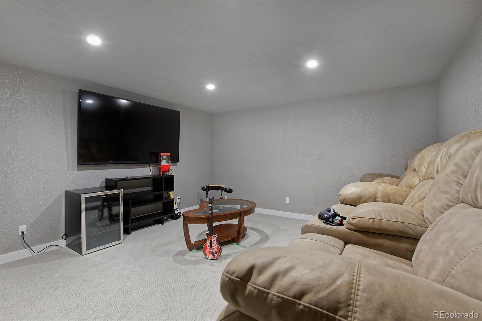 MLS Image #40 for 21366 e 49th place,denver, Colorado