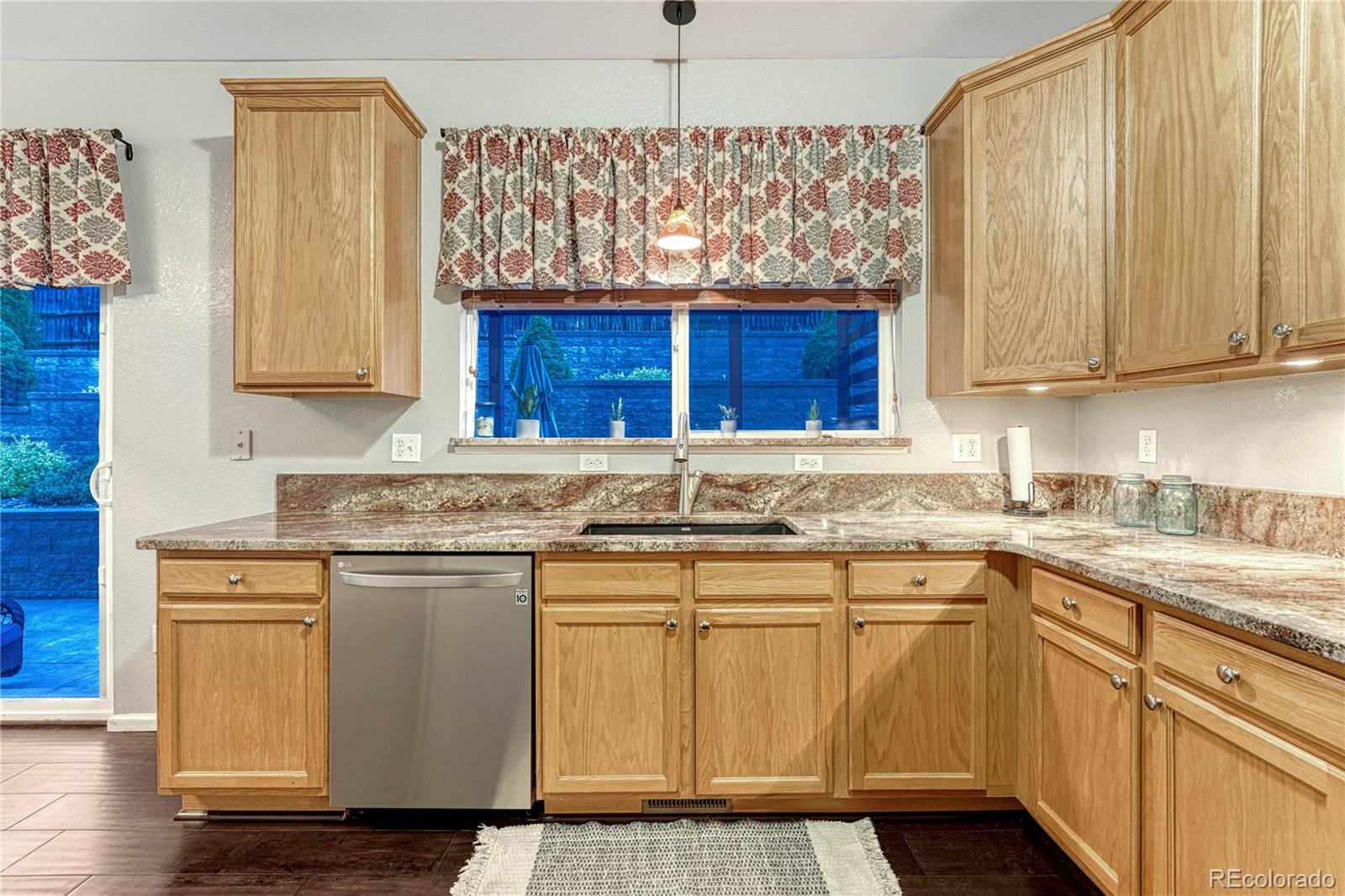 MLS Image #11 for 7862  black walnut drive,colorado springs, Colorado