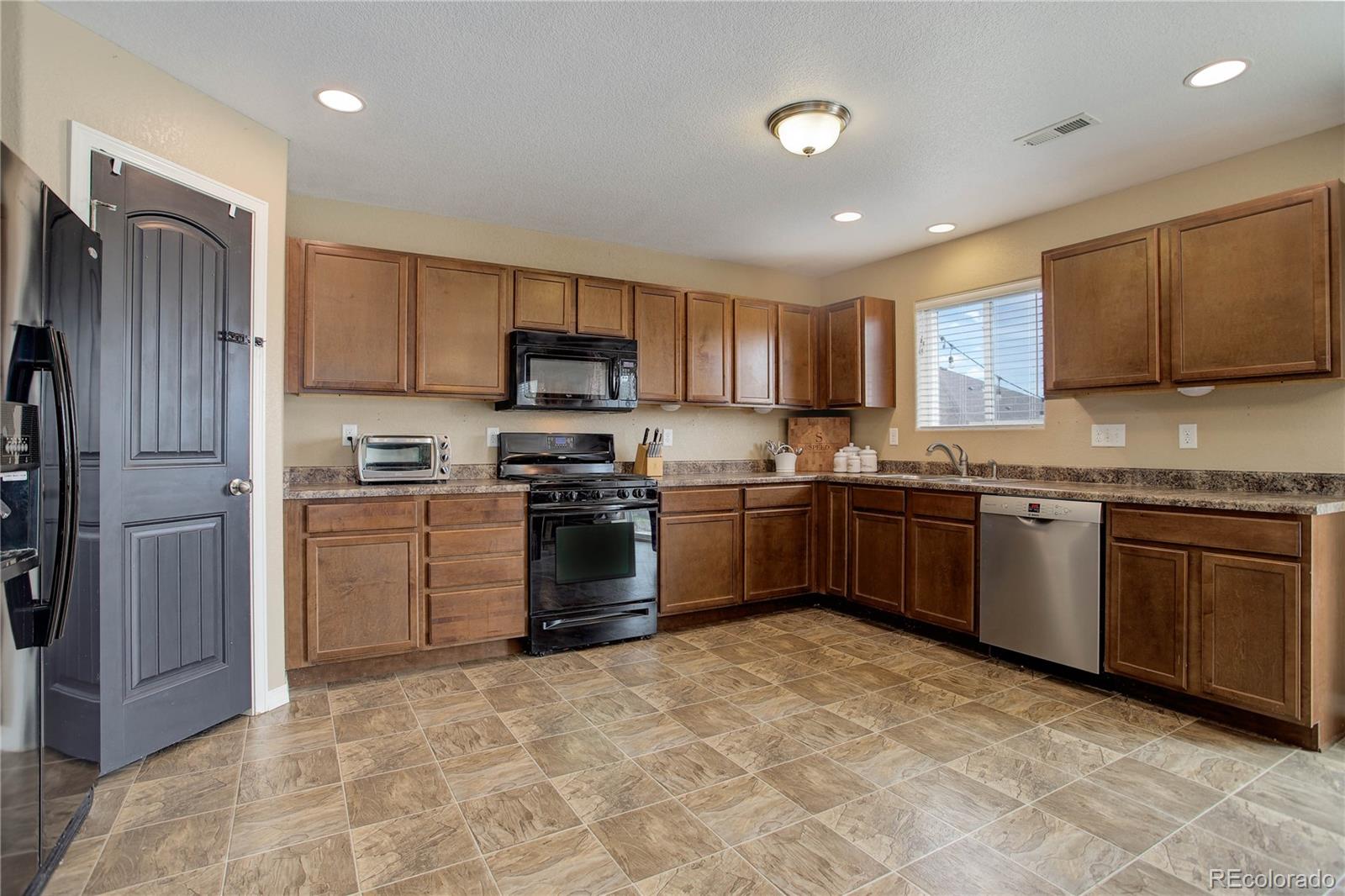 MLS Image #8 for 7621  dellwood lane,fountain, Colorado