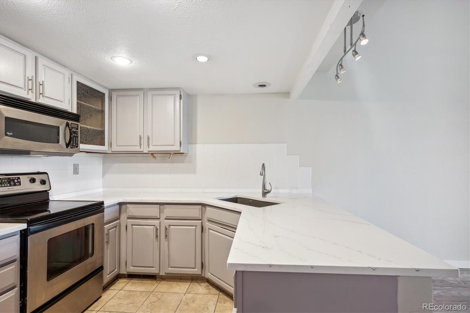 MLS Image #10 for 2685 s dayton way,denver, Colorado