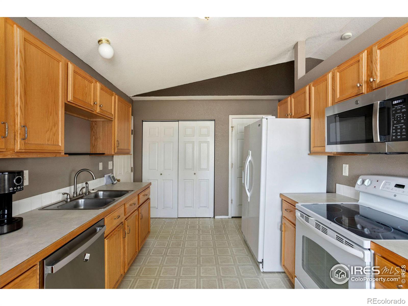 MLS Image #4 for 2535  bearwood avenue,greeley, Colorado