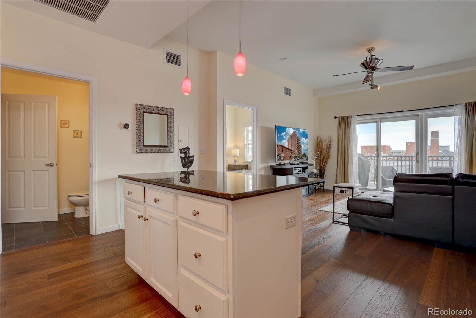 MLS Image #3 for 1950 n logan street 706,denver, Colorado