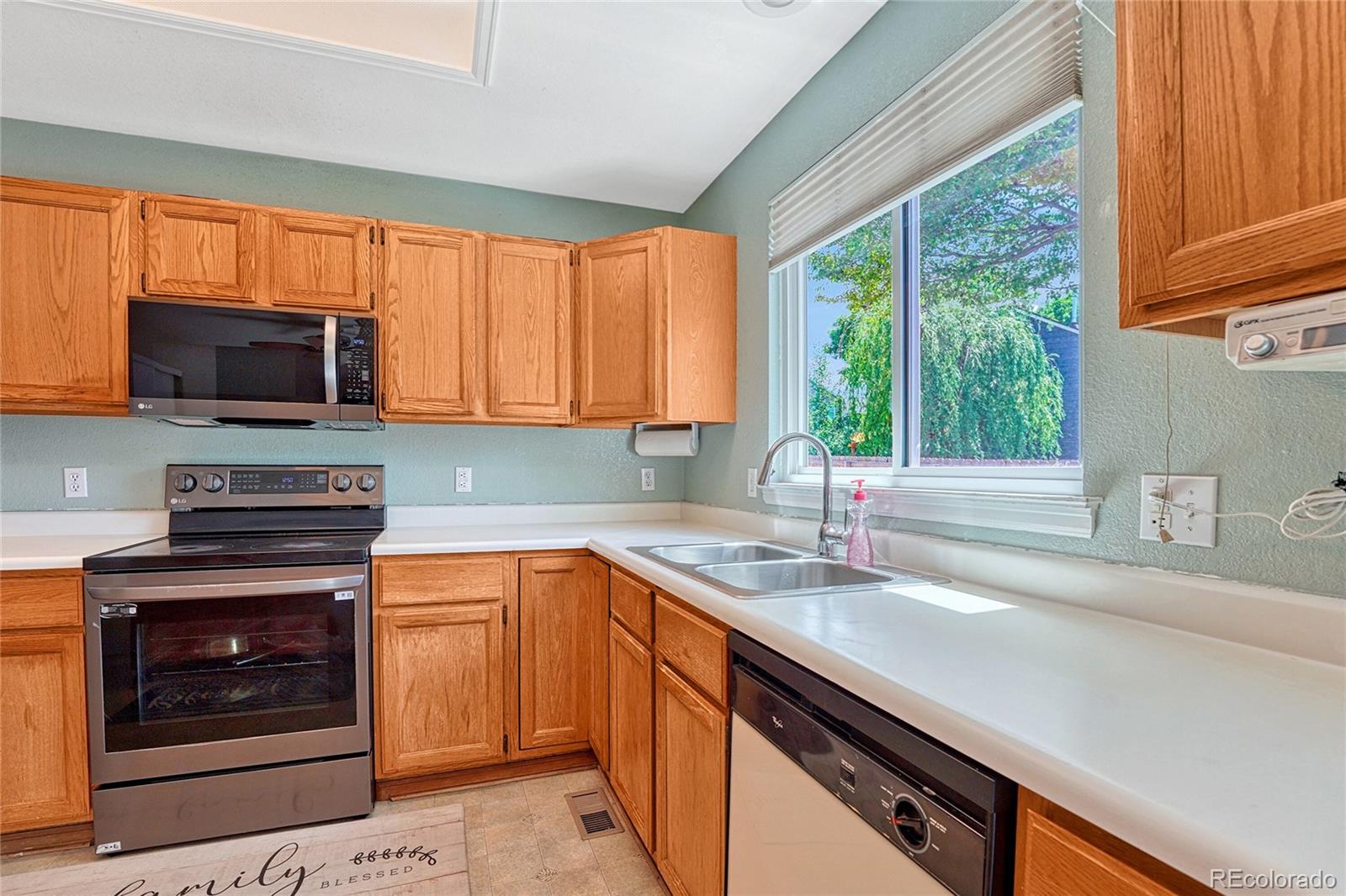 MLS Image #11 for 19022 e linvale place,aurora, Colorado