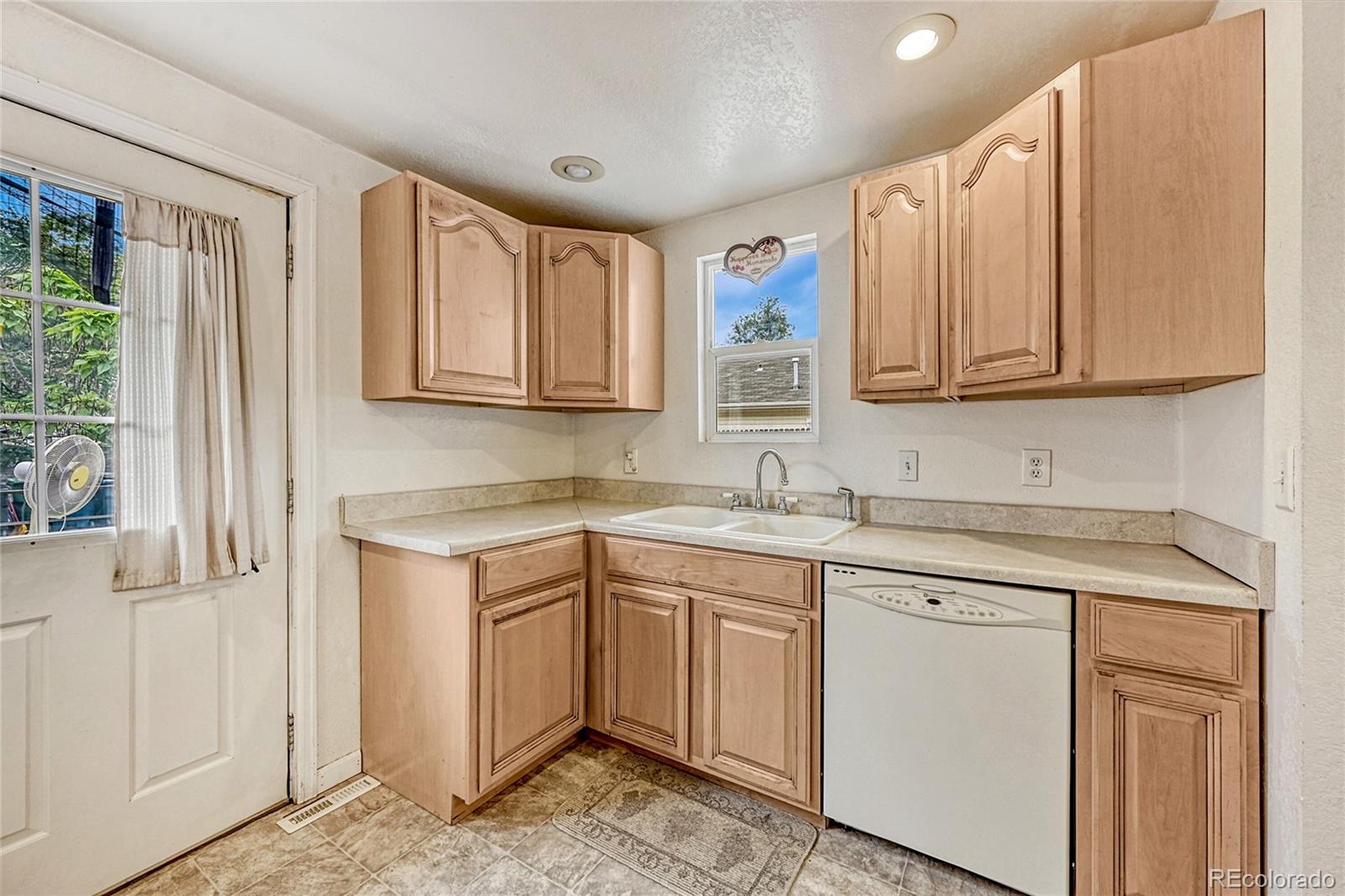 MLS Image #9 for 6691  birch street,commerce city, Colorado