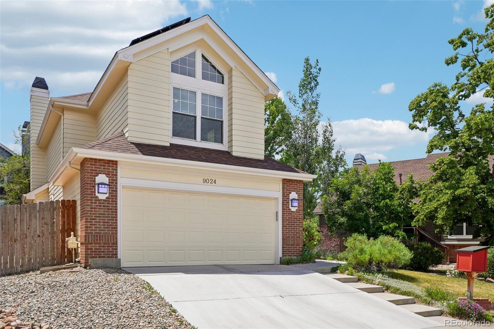 MLS Image #4 for 9024 w arizona drive,lakewood, Colorado