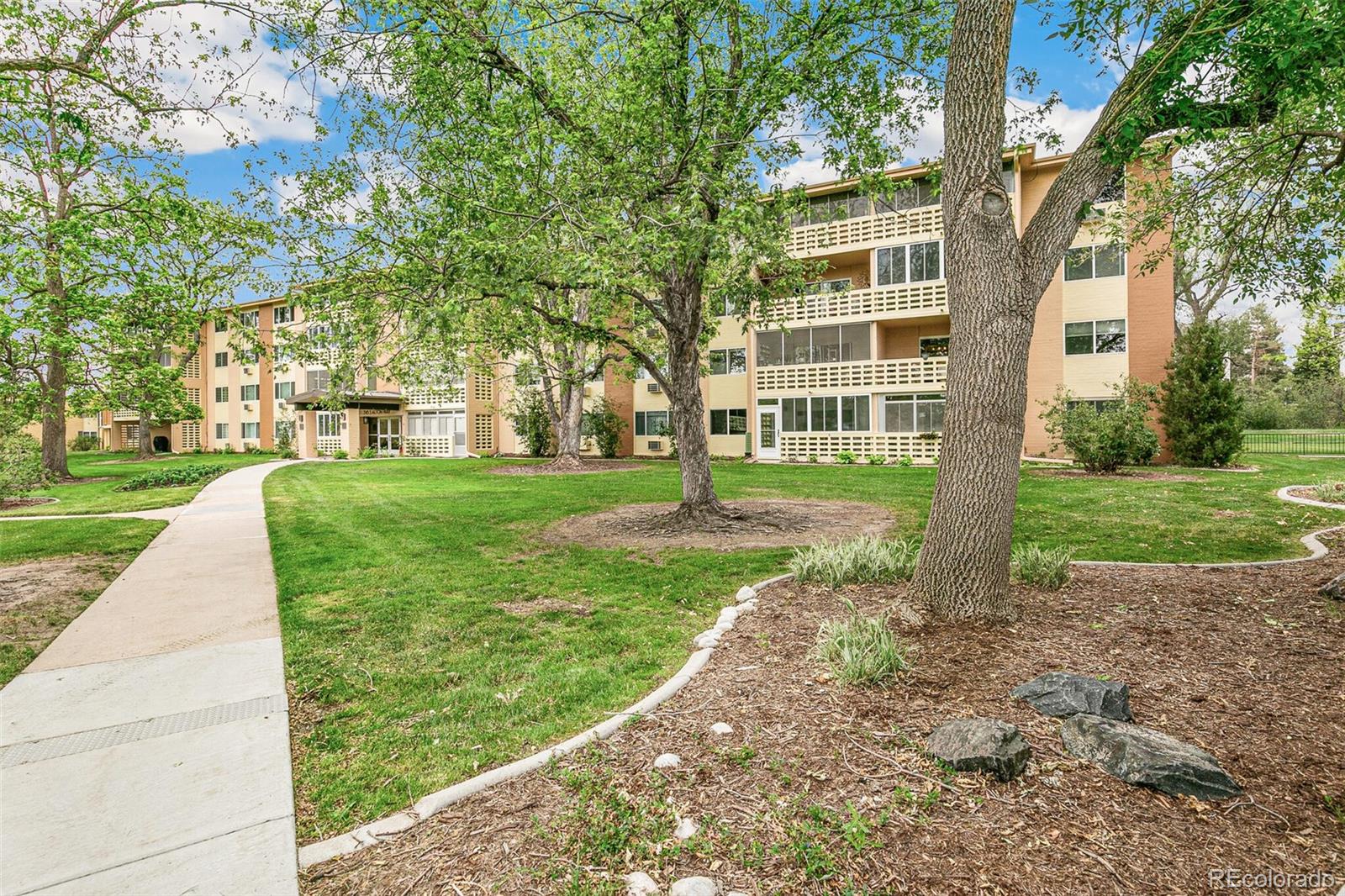 MLS Image #22 for 745 s alton way,denver, Colorado