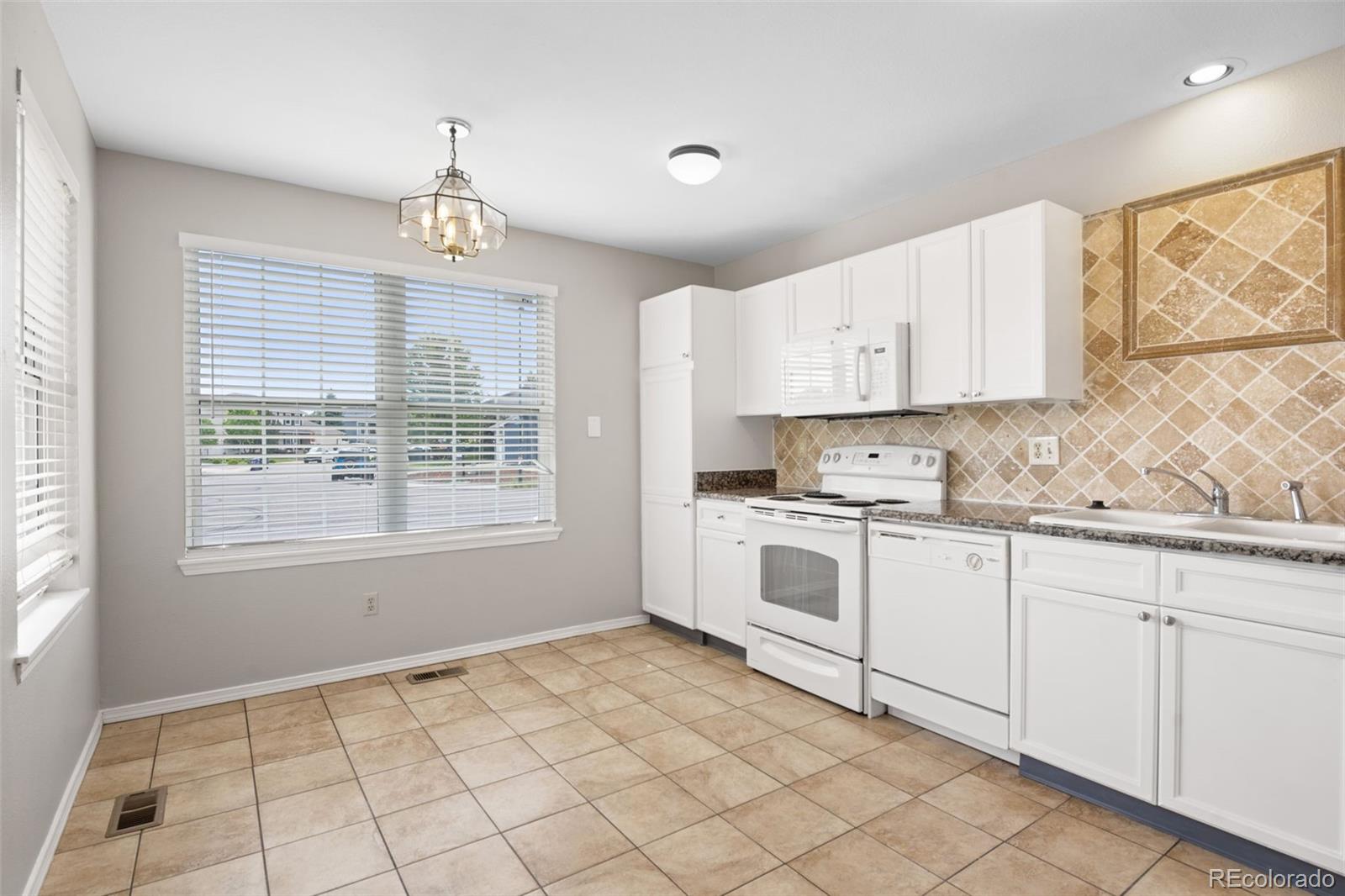 MLS Image #10 for 5315  deephaven court,denver, Colorado