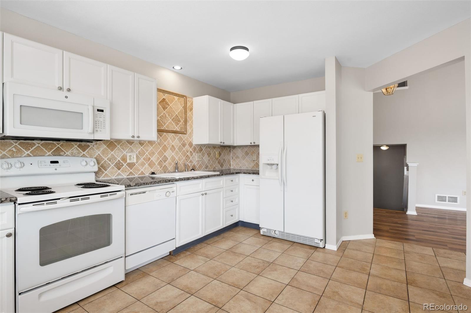 MLS Image #11 for 5315  deephaven court,denver, Colorado