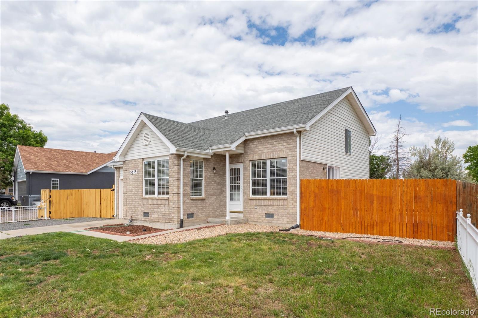 MLS Image #28 for 5315  deephaven court,denver, Colorado