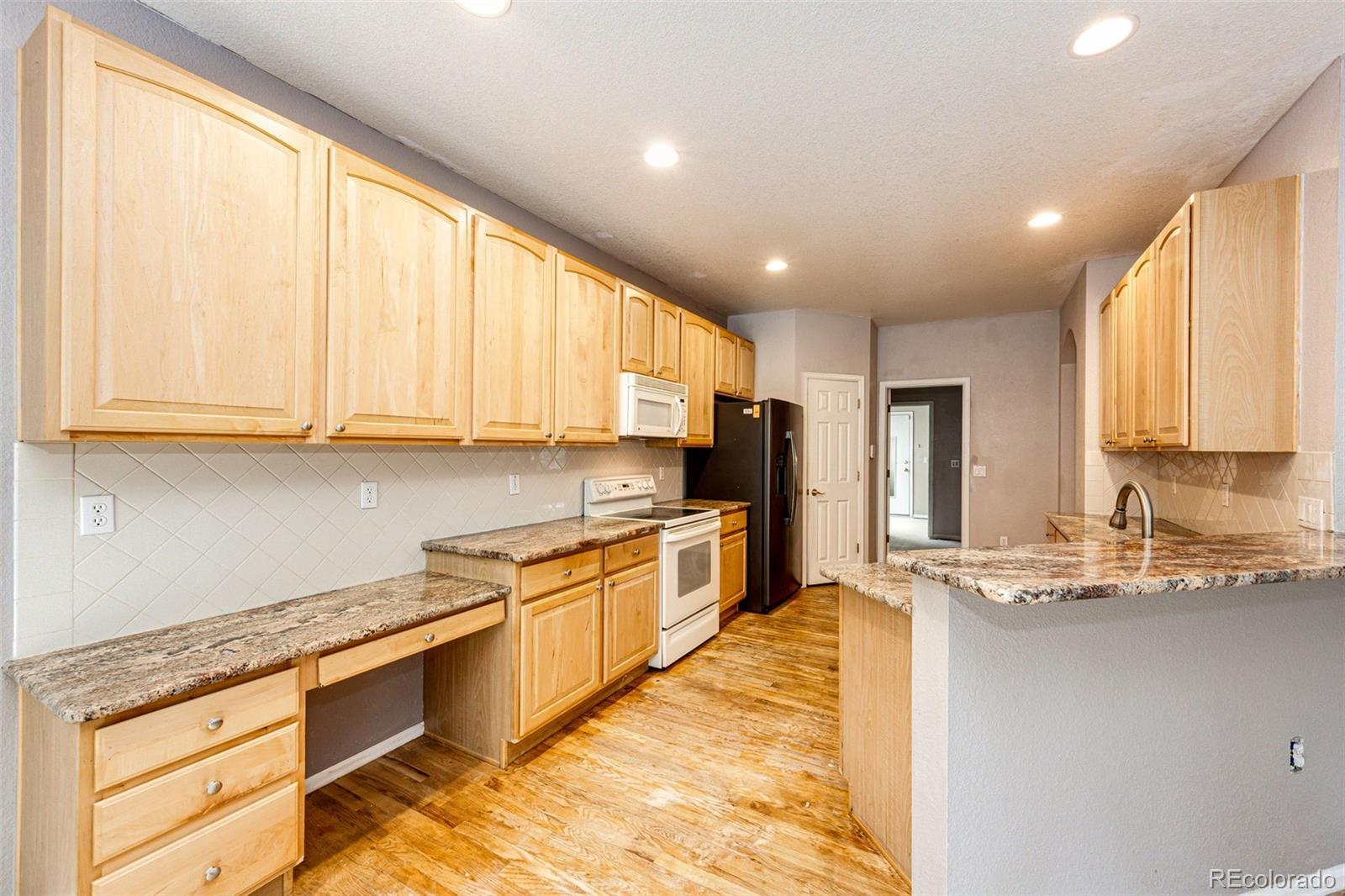 MLS Image #14 for 22672 e long drive,aurora, Colorado